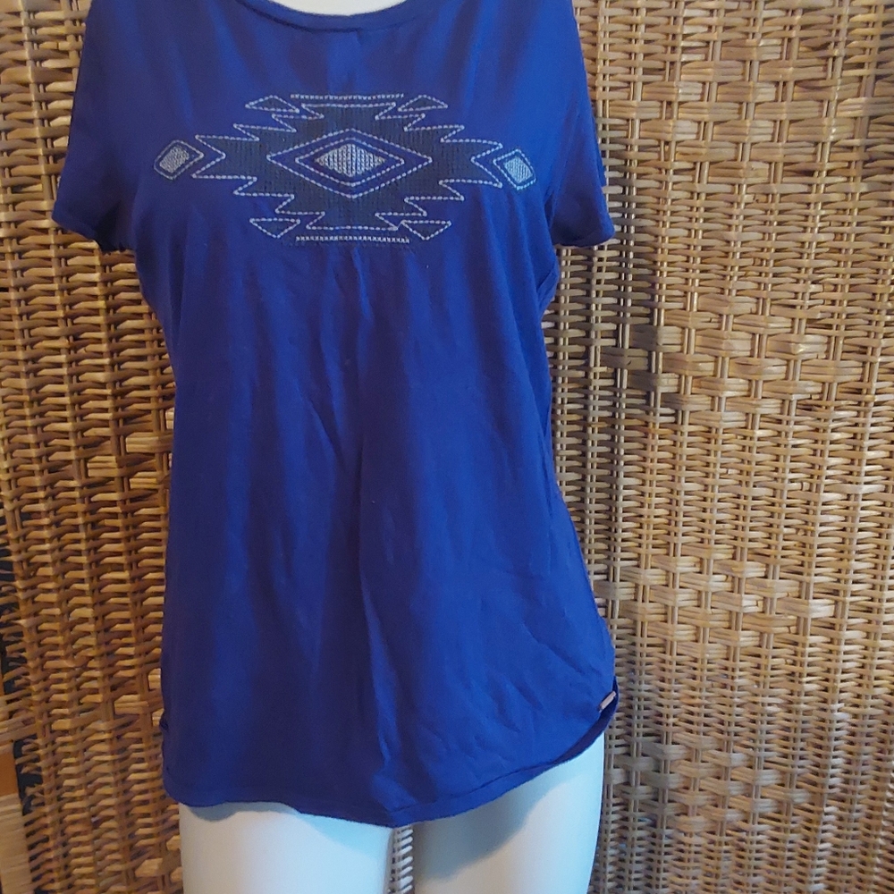 Roots organic tee